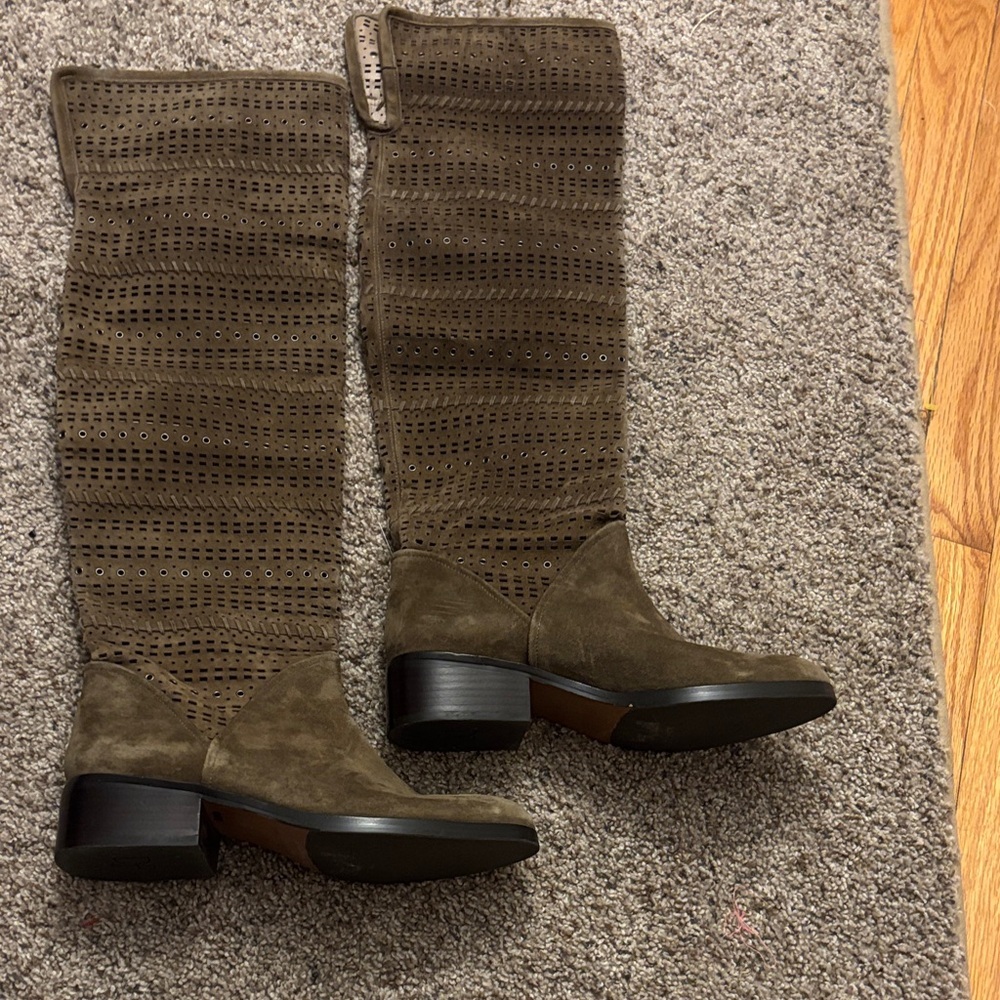 Donald J Pliner Devya Over-The-Knee Perforated Boots Size 7 - Picture 3 of 8